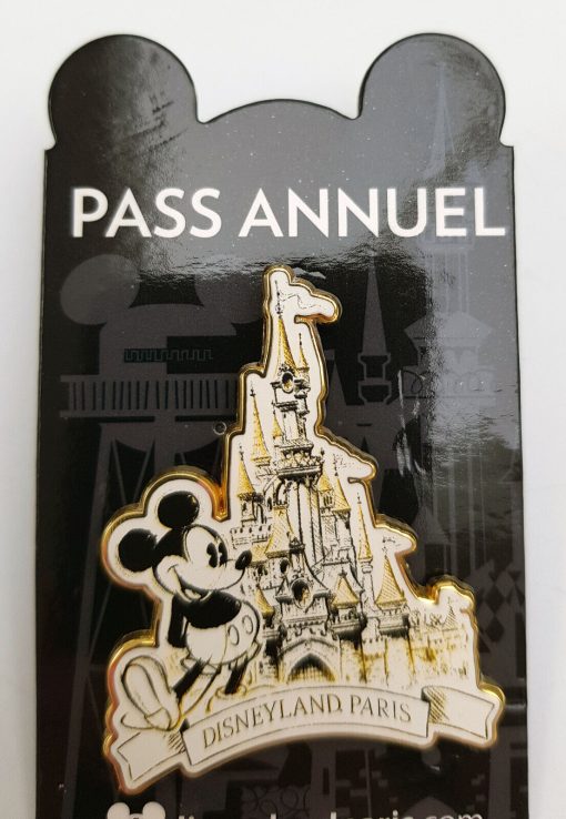 Disneyland Paris Castle & Mickey Mouse Annuel Pin Trading Badge