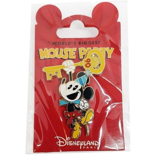 Disneyland Paris Mickey Mouse 90th Worlds Biggest Birthday Party Pin Trading Badge