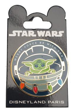 Disneyland Paris Star Wars The Child Merry Christmas Pin Trading Badge