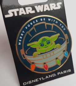 Disneyland Paris Star Wars The Child Merry Christmas Pin Trading Badge