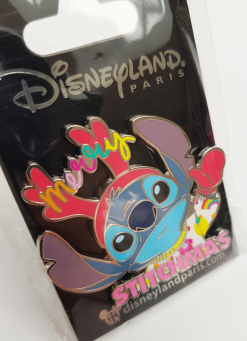 Disneyland Paris Stitch Merry Stitchmas Pin Trading Badge