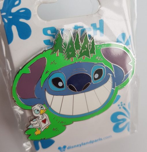 Disneyland Paris Stitch With Duckling Alice Maze Face Pin Trading Badge